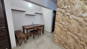 Double or Twin Room, City View | Dining - Tulsi Luxury Home (Mumbai)