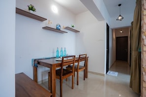 Double or Twin Room, City View | Dining - Tulsi Luxury Home (Mumbai)