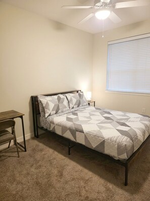 Bed sheets - Cedar Park Apt | Pool, Gym, WiFi, Kitchen, Laundry (Cedar Park)
