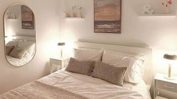 2 bedrooms, desk, free WiFi, bed sheets