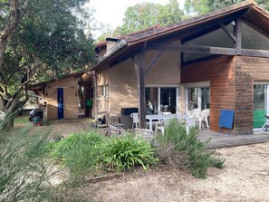 Outdoor dining - Vacation home Hossegor 100m from the lake - 600m from the market! (Soorts-Hossegor)