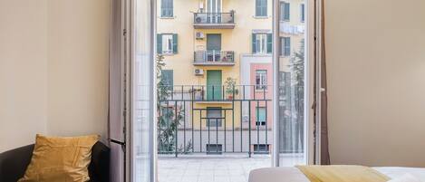 熨斗/熨衫板、Wi-Fi、床單