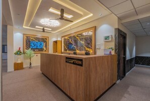 Lobby - Hotel TGR (Majigam)