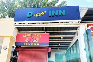 Exterior detail - D New Inn Mactan (Lapu-Lapu)