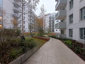 Comfort Apartment, Balcony, Courtyard View | Property grounds - Apartamenty Żurawie Q4 Apartments (Gdańsk)