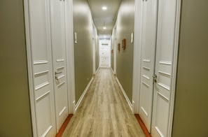 Apartment (Room)