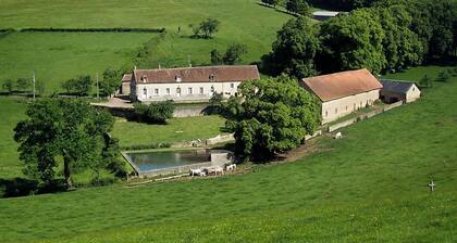 Appartement sur domaine agricole bocager, parc naturel du Morvan
