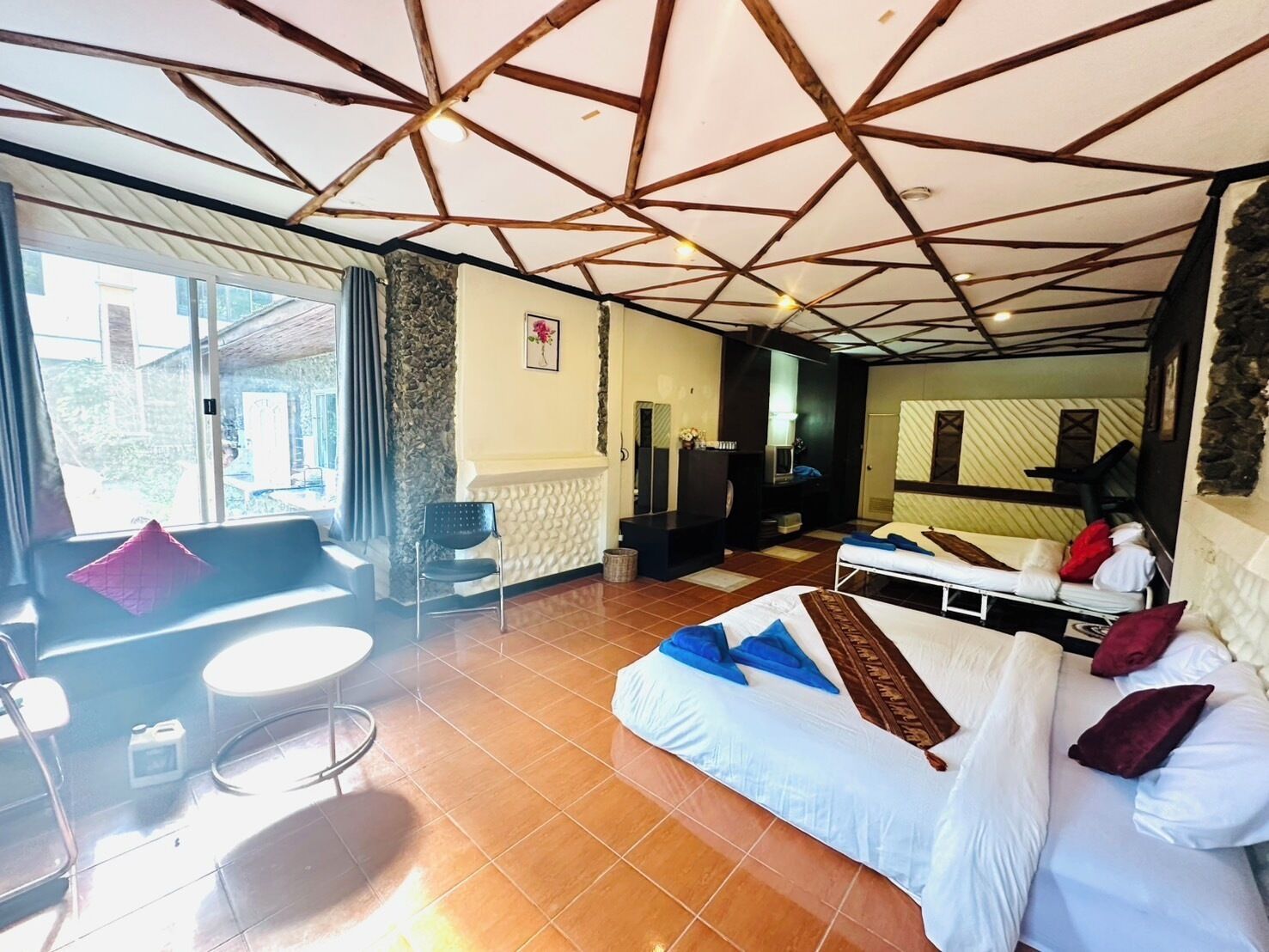 Classic Villa, Balcony, Garden View | Desk, laptop workspace, free WiFi