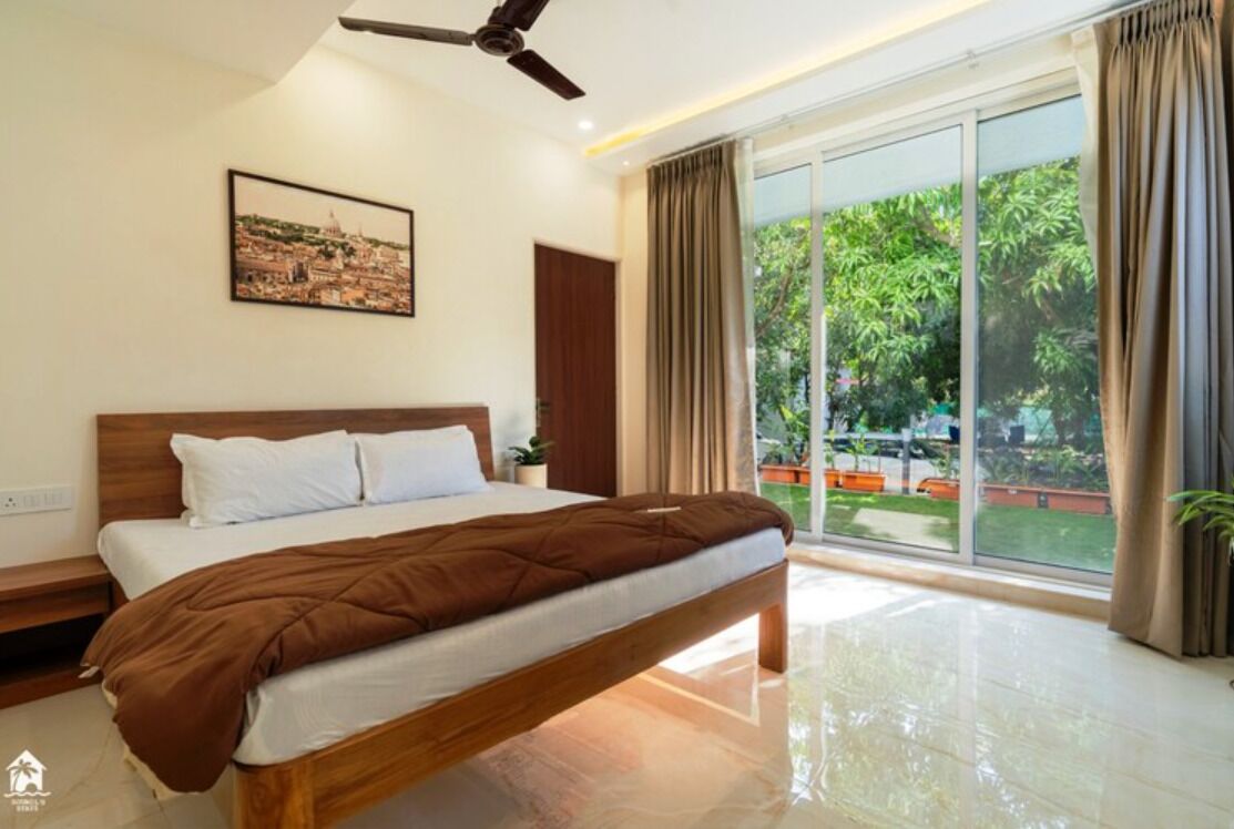 مكتب ومساحة عمل للكمبيوتر المحمول وواي فاي مجانًا