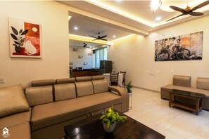 Signature Villa, Garden View | Living area - Aamraai Vista by Soumils Stays (Alibag)