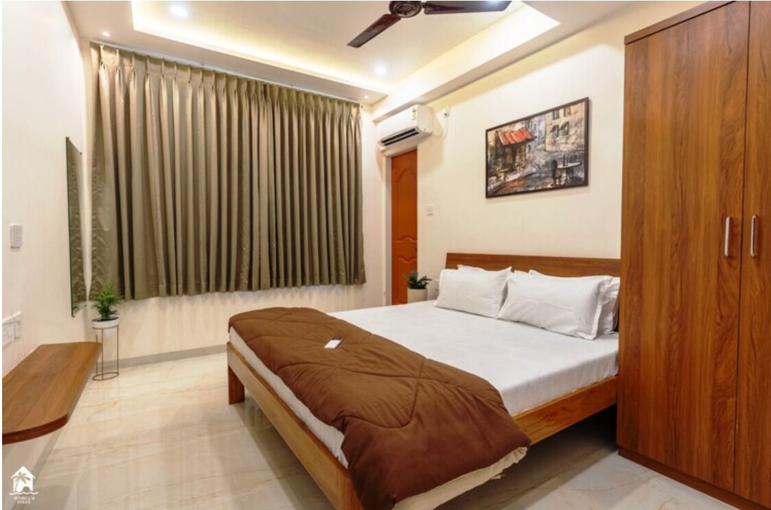 Desk, laptop workspace, free WiFi