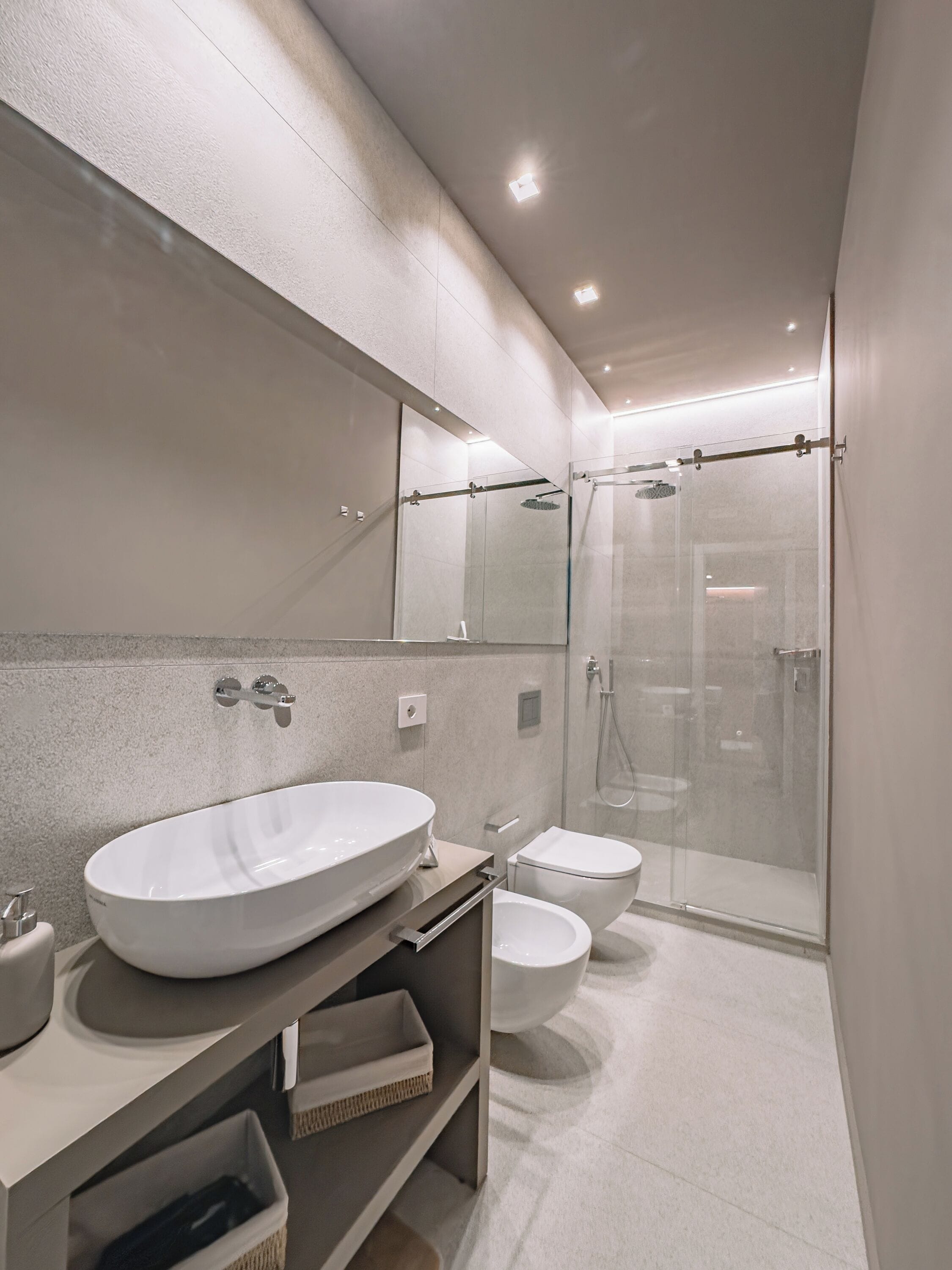 Dusche, Haartrockner, Bidet, Handtücher