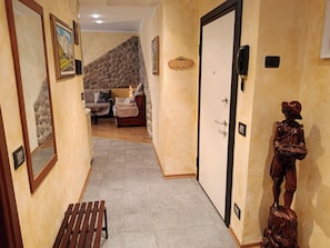 Appartement, balcon, vue ville | Intérieur