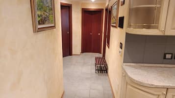 Apartamento, sacada, vista para a cidade | Parte interna