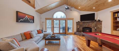 TV connectée, jeux vidéo, baby-foot, espaces bureaux