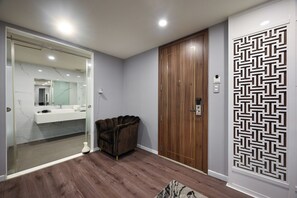 Premier Double Room | Interior - The Moon 3 Hotel (Ho Chi Minh City)