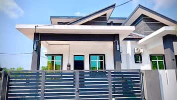 Deluxe House | Exterior