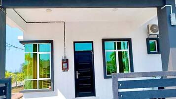 Deluxe House | Exterior detail