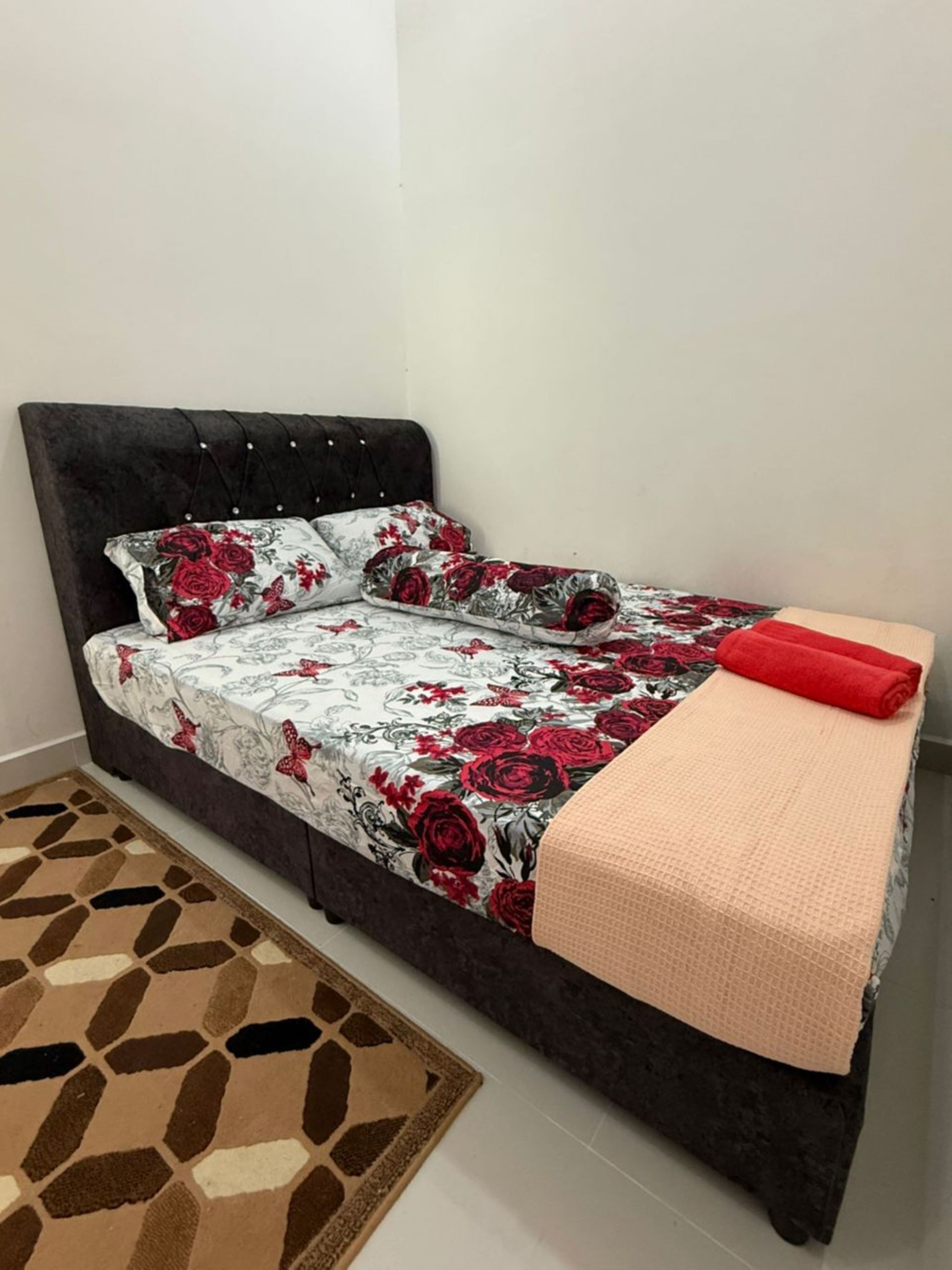 Deluxe House | Iron/ironing board, free WiFi