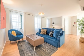 Departamento (Two-Bedroom Apartment)