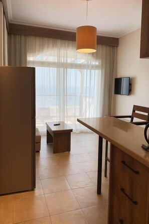 Senior Suite, Sea View | Living area