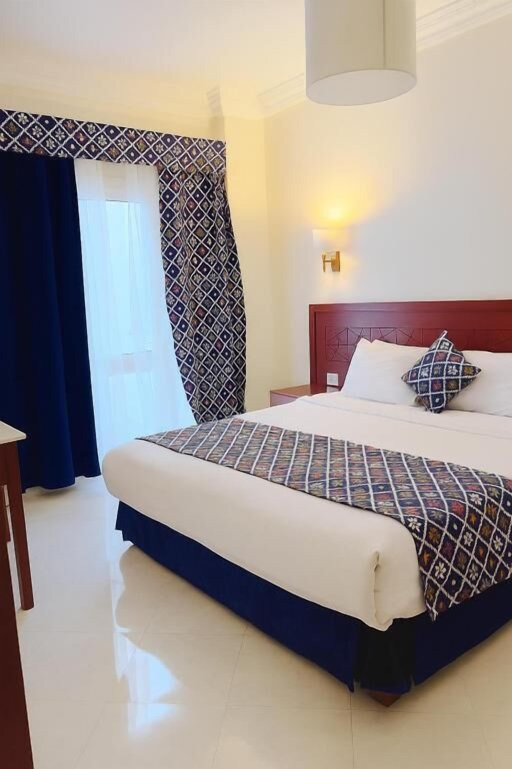 Suite familiar, balcó, vistes al mar | Minibar gratuït, caixa forta a l'habitació i cortines opaques 