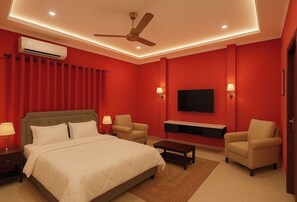 Deluxe Room | Iron/ironing board, free WiFi - Tashreefaat Guest House (Islamabad)