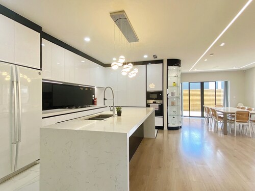 Koromeke Luxury 370sqm New Build– Ideal for Groups