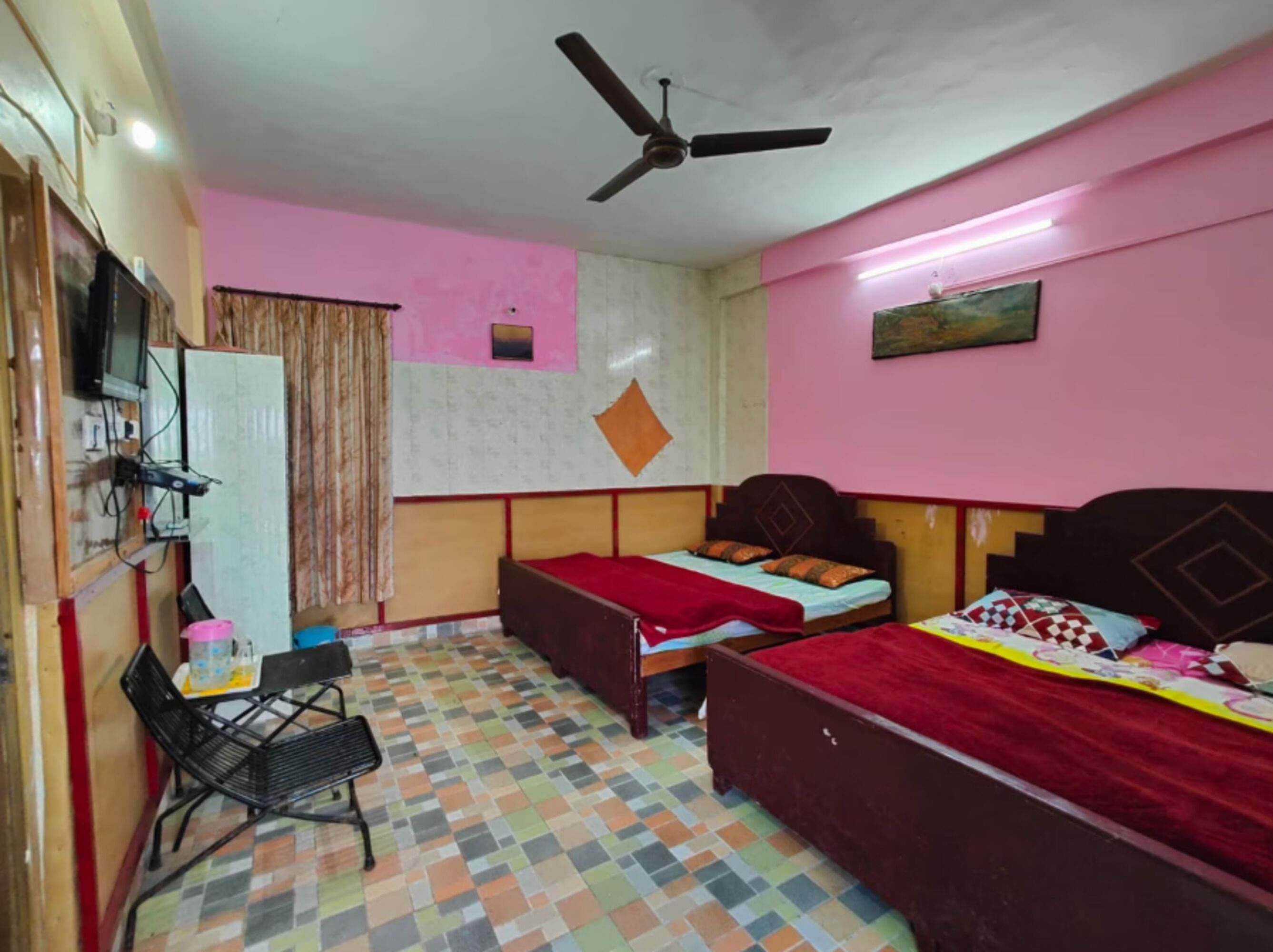 Family Room, Mountain View | Desk, free WiFi