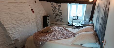 經典雙人房 | 書桌、免費無線上網