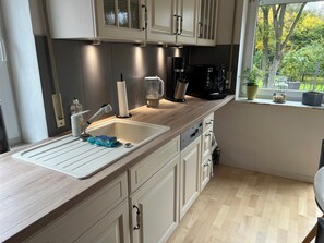 Microwave, stovetop, dishwasher - Baltic Sea Lounge beautiful, bright large apartment 100sqm in Kühlungsborn (Kühlungsborn)