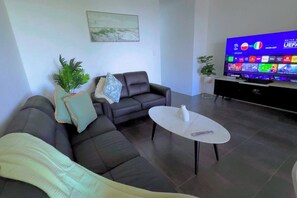 Living area - Modern Comfort home in the Heart of Brabham (Brabham)