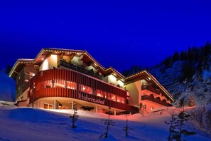 Exterior - Wohlfühlhotel Hubertushof (Klosterle am Arlberg)