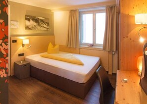 In-room safe, blackout drapes, soundproofing, free WiFi - Wohlfühlhotel Hubertushof (Stuben)