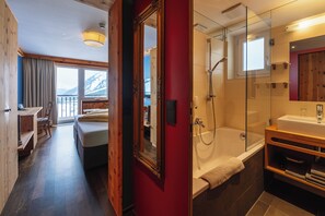 Standard Double Room, 1 Queen Bed, Balcony | Bathroom