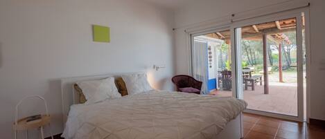 Ferros/tábuas de passar roupa, Wi-Fi de cortesia, roupa de cama