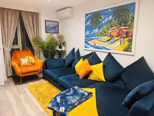 Mid Kent Lux -Have an entire home in Northfleet, UK. 4 guests, 2 beds, 2bedrooms