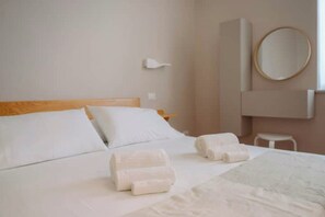 2 makuuhuonetta, silitysrauta/-lauta, ilmainen Wi-Fi, vuodevaatteet