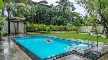 Business Villa, Balcony, Garden View | Pool