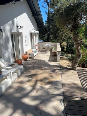 Terrace/patio - Villa between lake and ocean, view of white beach (Soorts-Hossegor)