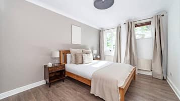 2 bedrooms, iron/ironing board, travel cot, free WiFi