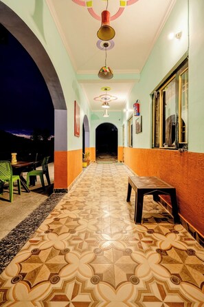 Outdoor dining - Aasara Homestay Bhimtal (Bhimtal)