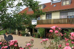 Exterior - Vacation apartment at the Weinhof | In the middle of the vineyards and close to the city (Stuttgart)