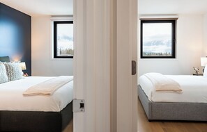 3 bedrooms, iron/ironing board, free WiFi, bed sheets - Escape to Apres Hideaway, a spacious Revelstoke townhome with modern amenities and cozy living spaces (Revelstoke)