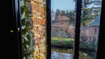 House, Lake View | Interior
