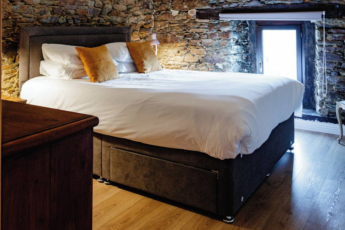 Deluxe House, Patio, Garden View | Free WiFi