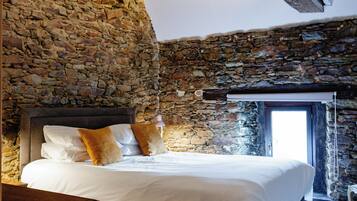 Deluxe House, Patio, Garden View | Free WiFi