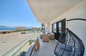 Terrace/patio - Tina‘s Place - Sea-View, Pool & Barbecue (Slatine)