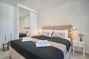 1 bedroom, iron/ironing board, WiFi, bed sheets - Mićo's Beach Studio With Pool (Slatine)