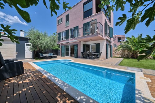 Villa Palm Garden - Private, Pool and Barbecue